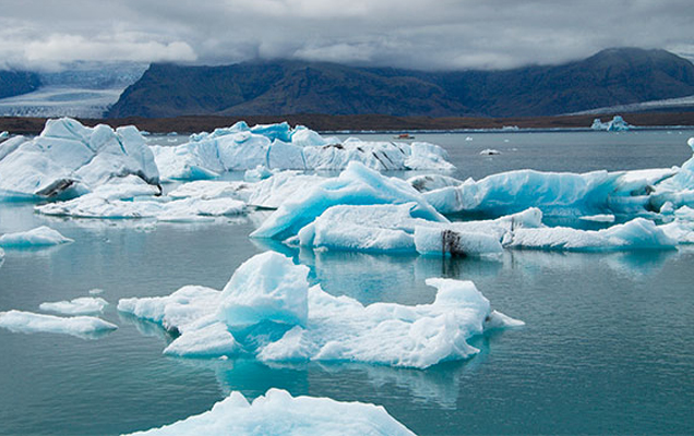 Eisschollen im Meer